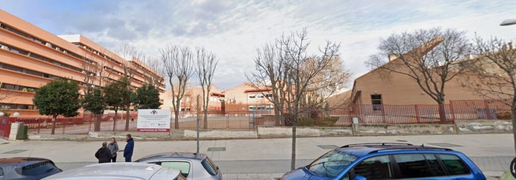 17/01/2026 CEIP Gregorio Marañón en Toledo.

Este lunes 19 de enero tendrá lugar una reunión entre la dirección del CEIP Gregorio Marañón en Toledo, la Inspección de Educación y representantes de las familias, tras denunciar estas conductas violentas reiteradas de un alumno de 3º de Primaria y pedir al Gobierno regional medidas urgentes.

SOCIEDAD CASTILLA-LA MANCHA ESPAÑA EUROPA TOLEDO
GOOGLE MAPS