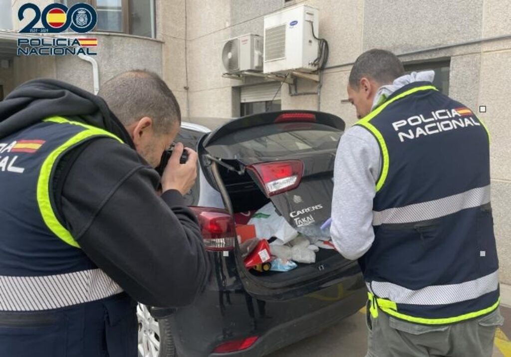 20/03/2026 La Policía Nacional detiene en Ciudad Real a un varón especializado en la comisión de robos en vehículos..

La Policía Nacional ha detenido en Ciudad Real a un delincuente especializado en la comisión de robos y hurtos en el interior de vehículos. El detenido, que ya había sido arrestado con anterioridad por delitos contra el patrimonio, es considerado como presunto autor de once hechos delictivos.

SOCIEDAD CASTILLA-LA MANCHA ESPAÑA EUROPA CIUDAD REAL AUTONOMÍAS
POLICÍA NACIONAL