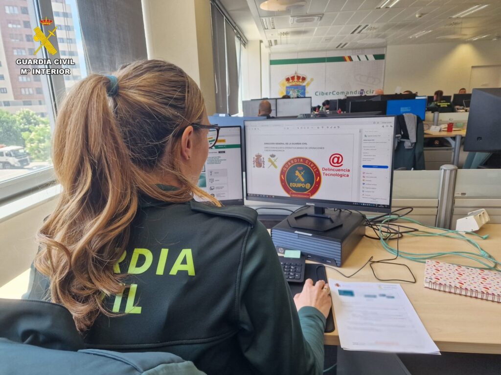 29/04/2026 La Guardia Civil esclarece un delito de estafa por falsas inversiones
SOCIEDAD
GUARDIA CIVIL