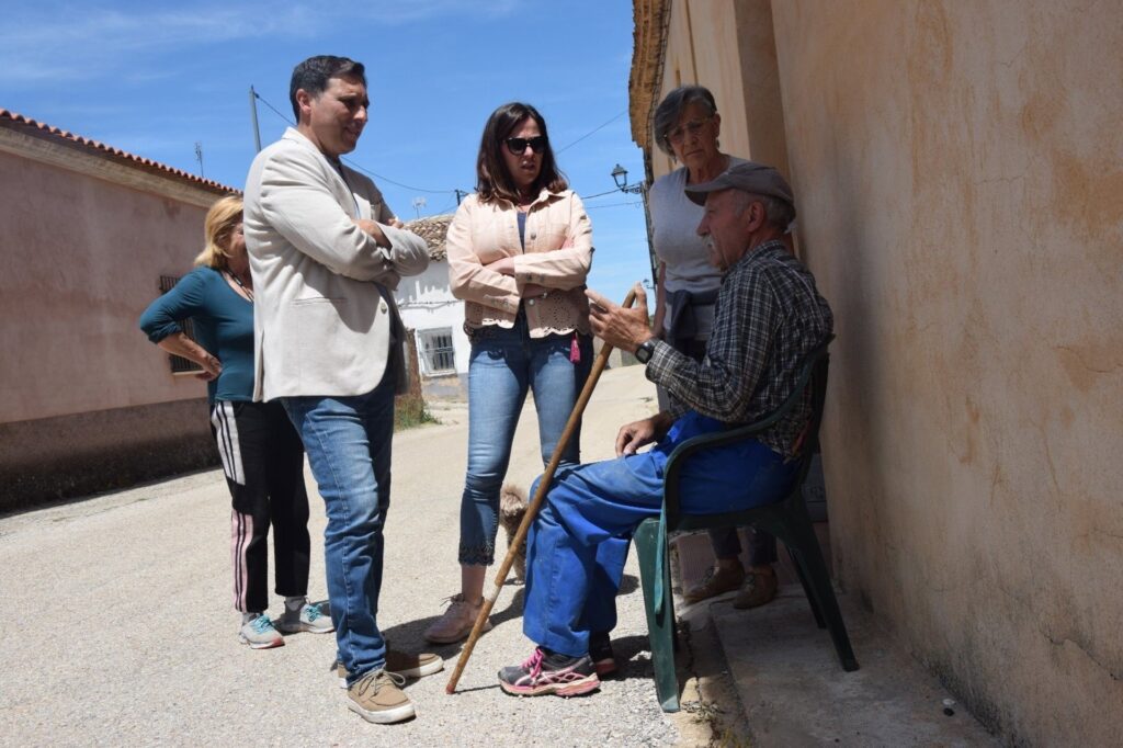 15/07/2026 El presidente de la Diputación de Cuenca, Álvaro Martínez Chana, en su visita a la pedanía de Torrecilla.
SOCIEDAD ESPAÑA EUROPA CASTILLA-LA MANCHA
DIPUTACIÓN DE CUENCA