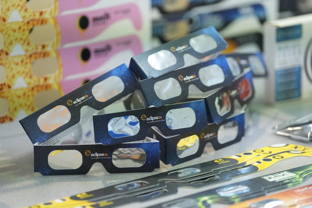 Celetesch fabrica gafas homologadas para eclipses