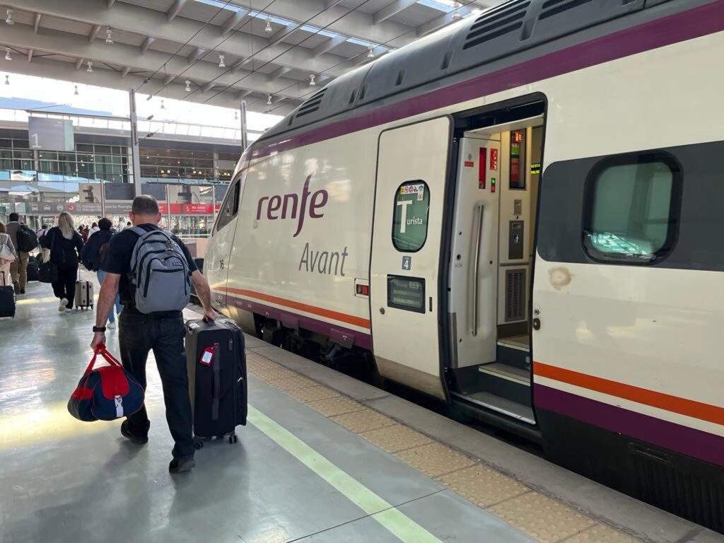 21/02/2024 Imagen de un tren del servicio Avant.
ESPAÑA EUROPA ANDALUCÍA SOCIEDAD
RENFE
