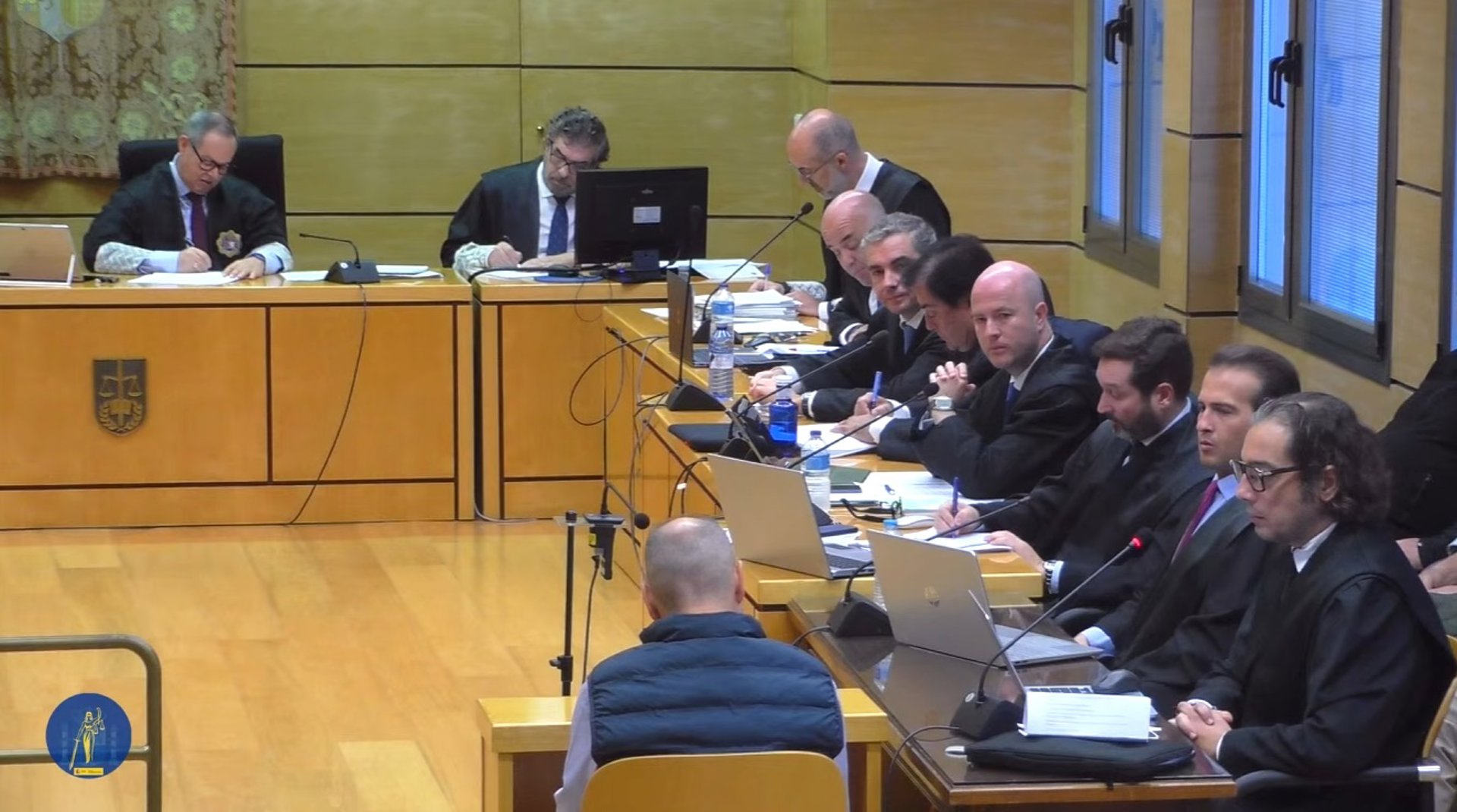 14/10/2026 Tribunales.- El jurado declara culpable al principal acusado de matar a los dos empresarios de Manzanares.

El jurado popular ha declarado este martes culpable a A.C.V. de los asesinatos de J.M.G.B. y J.M.I.G., los dos empresarios de Manzanares cuyas muertes, ocurridas en 2019 y 2022, han sido juzgadas durante las últimas dos semanas en la Audiencia Provincial de Ciudad Real.

POLITICA