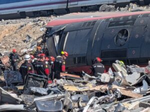 28/10/2026 Efectivos de la Unidad Militar de Emergencias (UME) trabajan en el accidente ferroviario de Urda (Toledo).
SOCIEDAD ESPAÑA EUROPA MADRID POLÍTICA
MINISTERIO DE DEFENSA