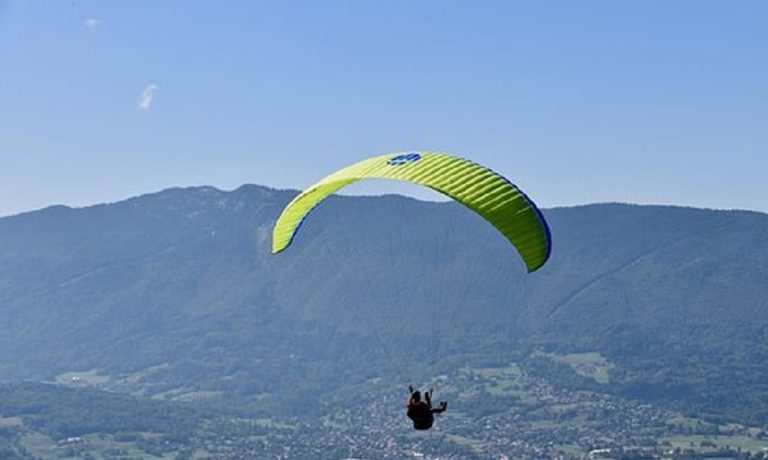 06/03/2024 Imagen de archivo de una persona practicando parapente.
SOCIEDAD 
EMERGENCIAS 112