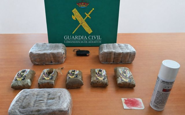 28/04/2026 La Guardia Civil de Albacete detiene a dos personas por un delito contra la salud pública.
SOCIEDAD 
GUARDIA CIVIL