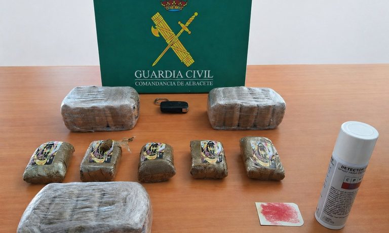 28/04/2026 La Guardia Civil de Albacete detiene a dos personas por un delito contra la salud pública.
SOCIEDAD 
GUARDIA CIVIL