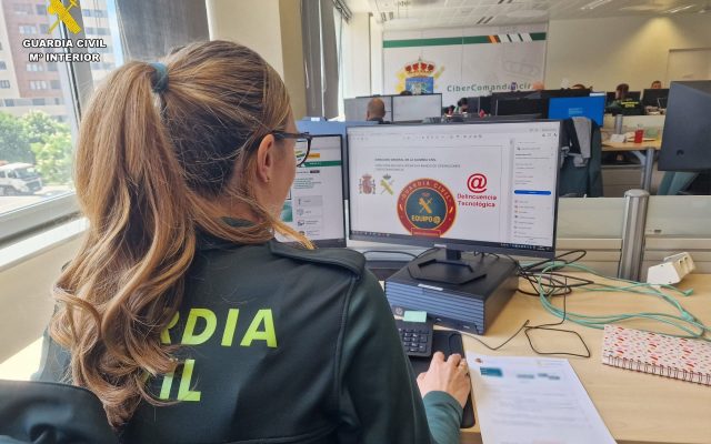 29/04/2026 La Guardia Civil esclarece un delito de estafa por falsas inversiones
SOCIEDAD 
GUARDIA CIVIL