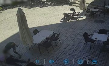 08/07/2026 VÍDEO: Detenido un hombre en Mora (Toledo) por agredir gravemente a su padre en la terraza de un bar.

La Guardia Civil ha detenido a un hombre de 30 años de edad por un delito de lesiones graves en el ámbito familiar --violencia doméstica-- tras propinar un puñetazo a su padre, de 70 años, en la terraza de un bar de la localidad toledana de Mora.

SOCIEDAD CASTILLA-LA MANCHA ESPAÑA EUROPA TOLEDO
GUARDIA CIVIL