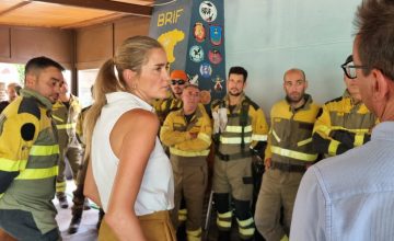 16/08/2025 La vicepresidenta tercera y ministra para la Transición Ecológica y el Reto Demográfico, Sara Aagesen, durante su visita a los efectivos de la brigada forestal (BRIF) de Pinofranqueado (Cáceres), a 16 de agosto de 2025, en Pinofranqueado, Cáceres, Extremadura (España). La ministra se ha trasladado hasta el lugar para visitar a los efectivos de la BRIF que están trabajando en la extinción de incendios en Extremadura y Castilla y León.
POLITICA 
Delegación del Gobierno en Extremadura