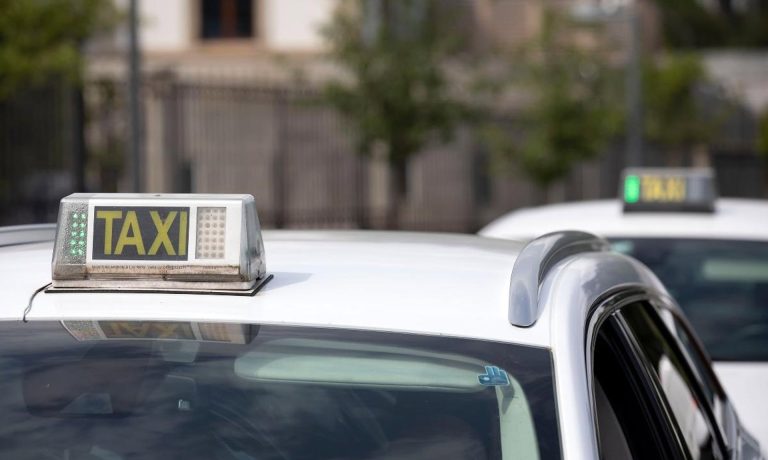 Taxi