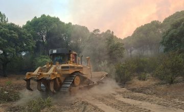 Labores de extinción del incendio de Almorox