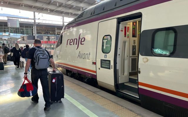 21/02/2024 Imagen de un tren del servicio Avant.
ESPAÑA EUROPA ANDALUCÍA SOCIEDAD
RENFE