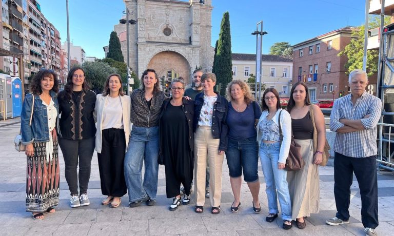 21/09/2026 Presentación de la tercera edición del 'Museo de los Puteros'..

La Asociación Mujeres Siempre Vivas, junto a representantes de PSOE, Izquierda Unida, Partido Comunista Español (PCE), AIKE y CCOO, ha presentado este lunes en Guadalajara la tercera edición del 'Museo de los Puteros', una concentración y performance que tendrá lugar este miércoles, 23 de septiembre, a las 19.30 horas en la plaza de Santo Domingo, con motivo del Día Internacional contra la trata y la explotación sexual.

SOCIEDAD CASTILLA-LA MANCHA ESPAÑA EUROPA GUADALAJARA AUTONOMÍAS