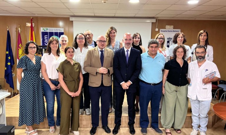 23/09/2026 El Director General De Recursos Humanos Y Transformación Del Servicio De Salud De Castilla-La Mancha, Íñigo Cortázar, En Puertollano..

El director general de Recursos Humanos y Transformación del Servicio de Salud de Castilla-La Mancha (Sescam), Íñigo Cortázar, ha mantenido este miércoles una reunión conjunta entre la Dirección General y la Gerencia del grupo de trabajo encargado de dotar de profesionales al nuevo Hospital de Puertollano, tras dos reuniones previas mantenidas en Toledo.

SALUD CASTILLA-LA MANCHA ESPAÑA EUROPA CIUDAD REAL AUTONOMÍAS