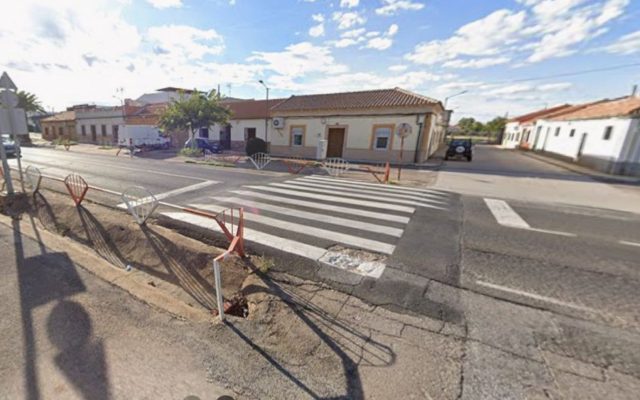 24/09/2026 Paso de peatones situado en la calle Carretera de Puertollano donde ocurrió el atropello.
SOCIEDAD CASTILLA-LA MANCHA ESPAÑA EUROPA TOLEDO AUTONOMÍAS
GOOGLE