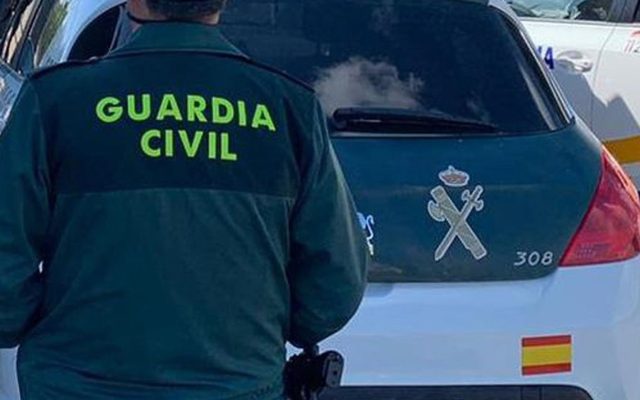 11/06/2021 Imagen de archivo de un agente de la Guardia Civil junto a un vehículo oficial
SOCIEDAD ESPAÑA EUROPA ANDALUCÍA
GUARDIA CIVIL/ARCHIVO