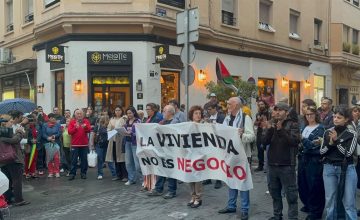 Concentración de apoyo a Maricarmen en Cuenca.
