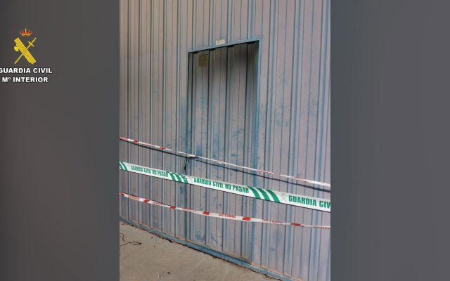 14/10/2026 Nave de Borox que fue incendiada para cobrar el seguro..

Dos personas han sido detenidas y otra más investigada como presuntas autoras de un delito de incendio en una nave industrial en el polígono 'Jesús Menchero' de la localidad de Borox, cuya finalidad era la de estafar al seguro.

SOCIEDAD ESPAÑA EUROPA CASTILLA-LA MANCHA
GUARDIA CIVIL