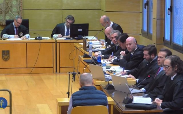 14/10/2026 Tribunales.- El jurado declara culpable al principal acusado de matar a los dos empresarios de Manzanares.

El jurado popular ha declarado este martes culpable a A.C.V. de los asesinatos de J.M.G.B. y J.M.I.G., los dos empresarios de Manzanares cuyas muertes, ocurridas en 2019 y 2022, han sido juzgadas durante las últimas dos semanas en la Audiencia Provincial de Ciudad Real.

POLITICA