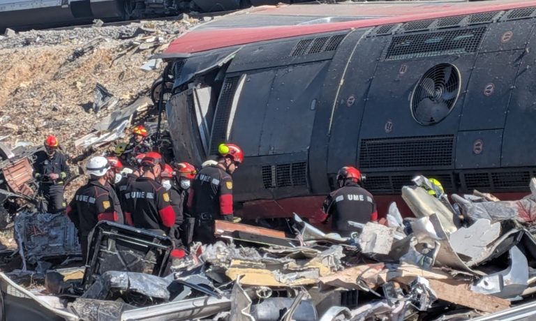 28/10/2026 Efectivos de la Unidad Militar de Emergencias (UME) trabajan en el accidente ferroviario de Urda (Toledo).
SOCIEDAD ESPAÑA EUROPA MADRID POLÍTICA
MINISTERIO DE DEFENSA